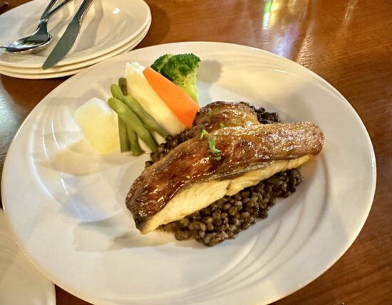マダムの素敵な笑顔と美味しいフランス家庭料理の店「CHEZ ANDRE DU